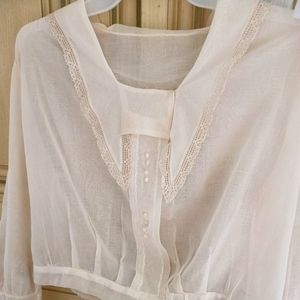 GORGEOUS, ANTIQUE "ARMISTICE" BLOUSE! EXCELLENT ANTIQUE CONDITION!